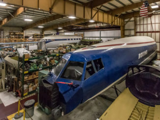 Blick in den Hangar des Boeing Restoration Centers am Paine Field in Everett