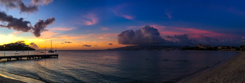 Sonnenuntergangs-Panorama der Anse Mitan