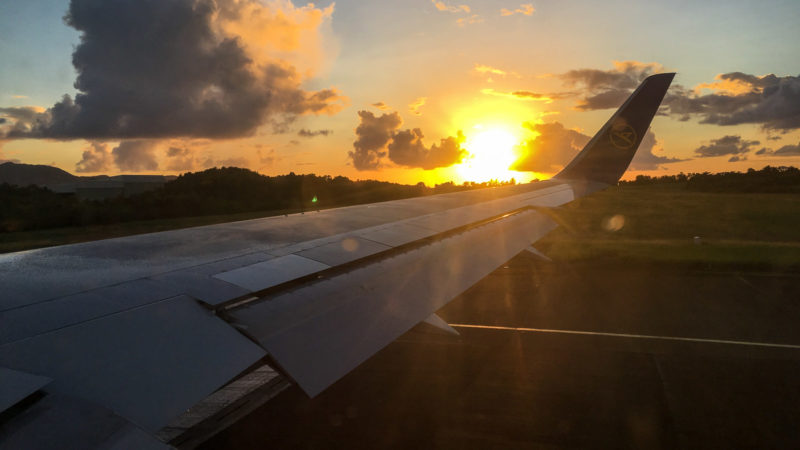Start in den Sonnenuntergang auf Martinique
