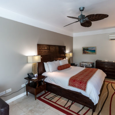 Das Bett in der Anthurium Pool Suite im Spice Island Beach Resort
