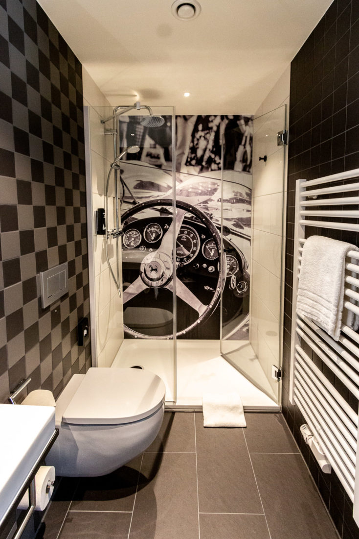 Das Bad im "italienischen" Themen-Zimmer im V8-Hotel Köln