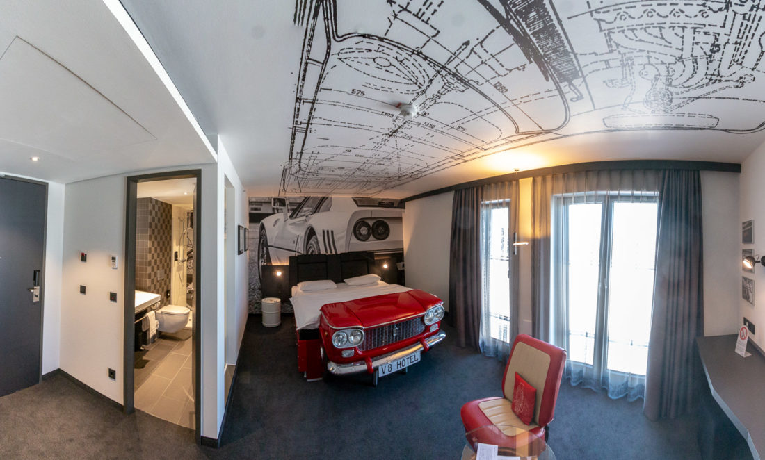 Das "italienische" Themen-Zimmer im V8-Hotel Köln