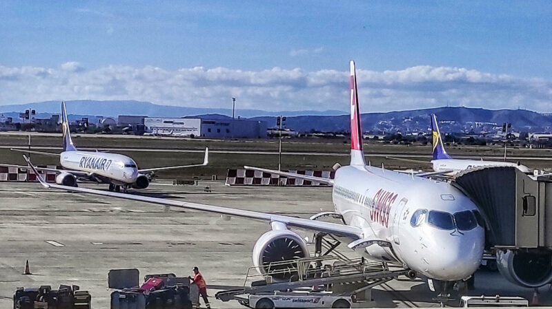 Swiss Airbus A220 bereit zum Einsteigen (Foto: @LouLouMcFly)